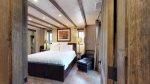 Guest bedroom: king bed 